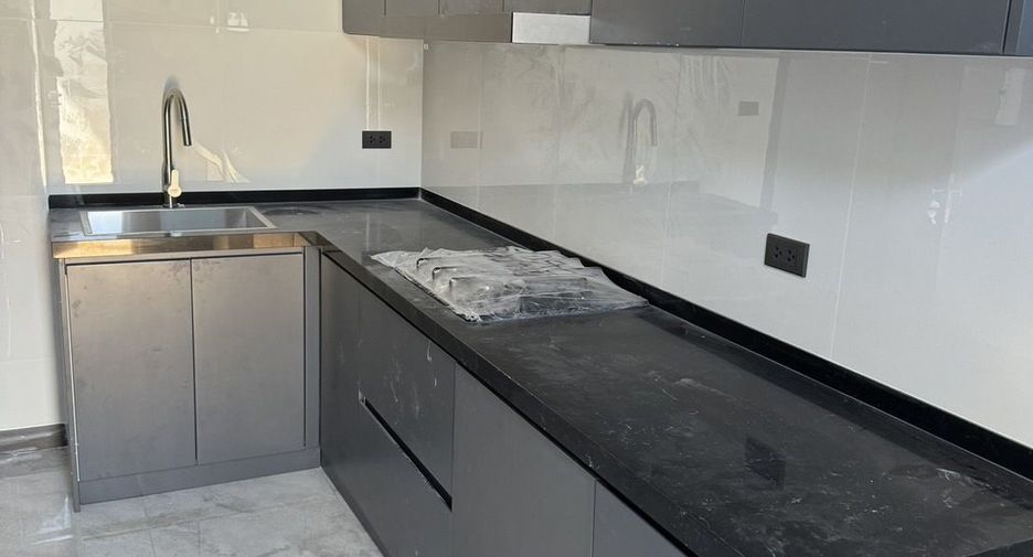 À vendre 6 chambres villa à Bang Lamung, Chonburi
