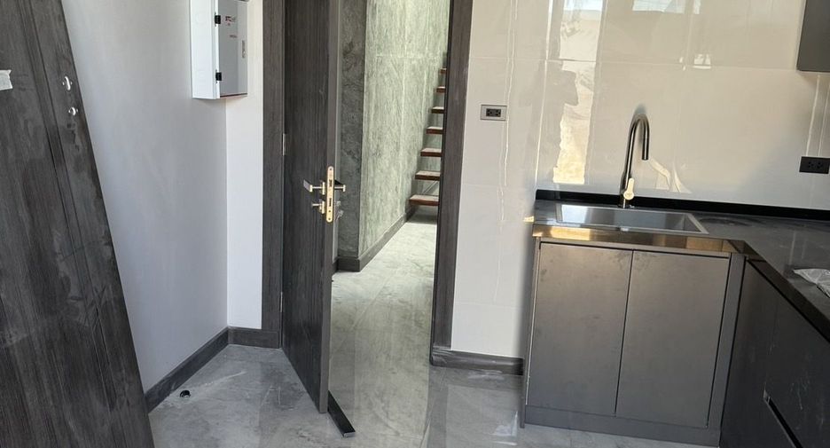 À vendre 6 chambres villa à Bang Lamung, Chonburi