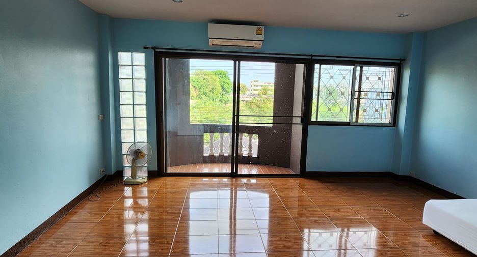 For rent 3 ベッドルーム townhouse in Bueng Kum, Bangkok