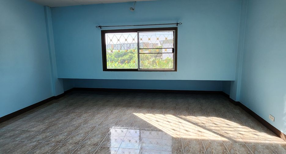 For rent 3 ベッドルーム townhouse in Bueng Kum, Bangkok