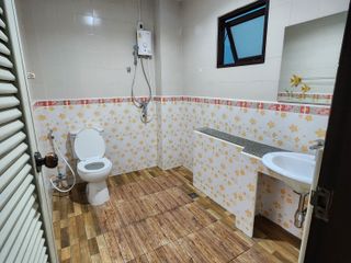 Аренда 3 спальни таунхаус в Буенг Кум, Бангкок