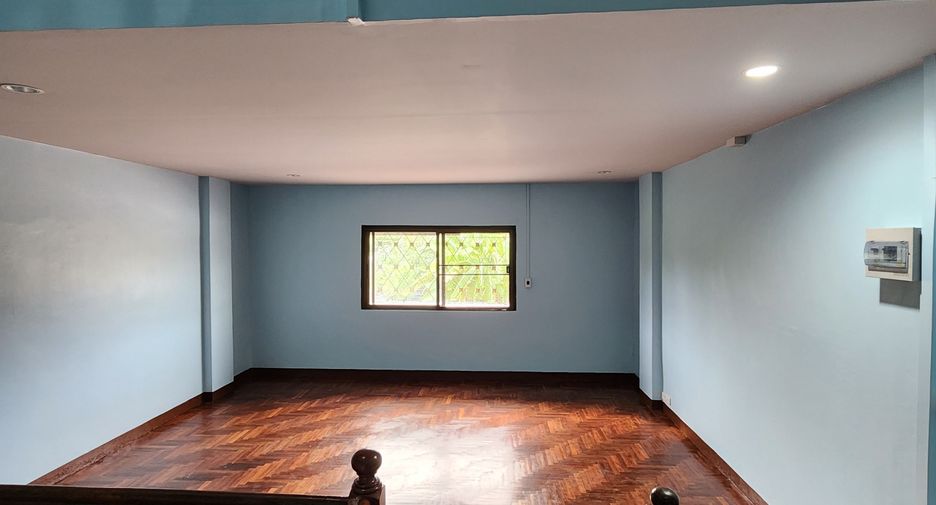 For rent 3 ベッドルーム townhouse in Bueng Kum, Bangkok