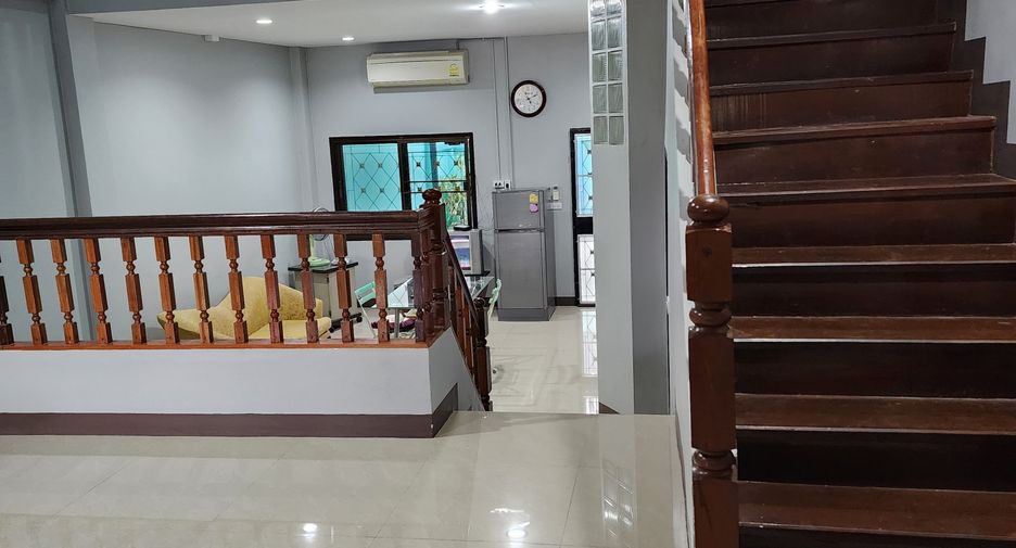 For rent 3 ベッドルーム townhouse in Bueng Kum, Bangkok