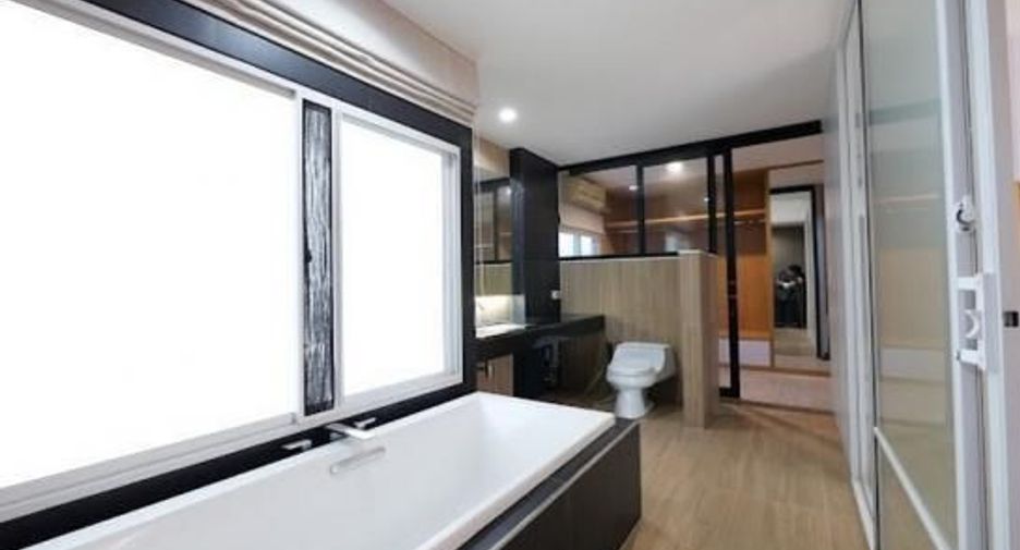 For sale 3 bedrooms house in Prawet, Bangkok