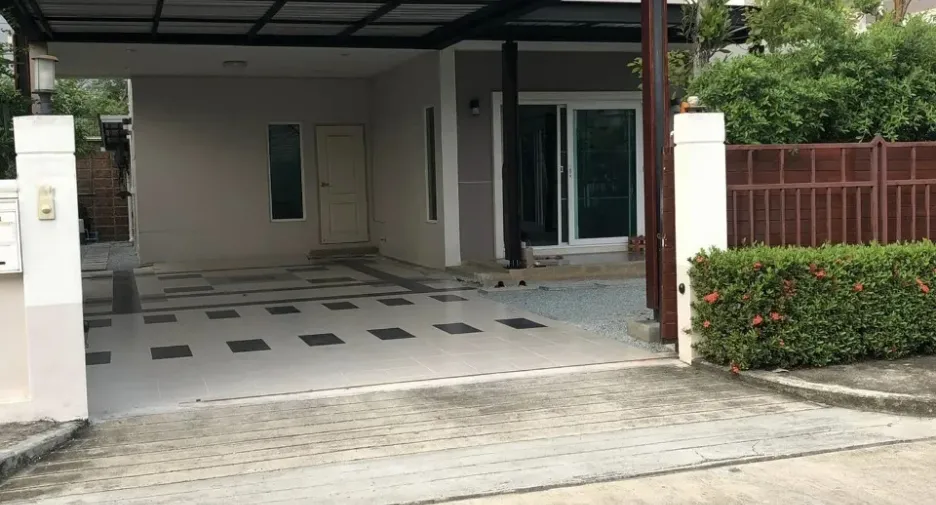 For sale and for rent 3 bedrooms house in Bang Phli, Samut Prakan