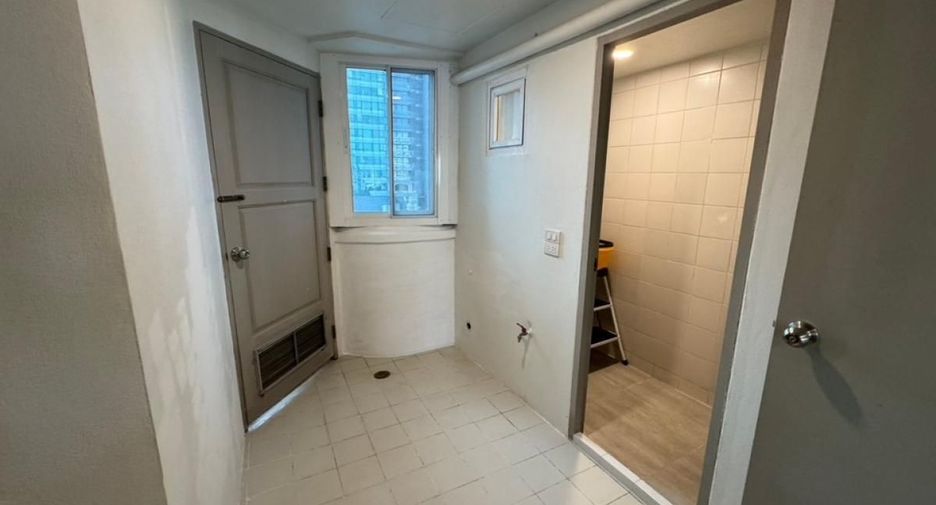 For sale 3 ベッドルーム condo in Rat Burana, Bangkok