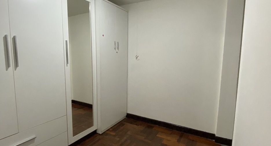 For rent 2 bedrooms townhouse in Lat Phrao, Bangkok