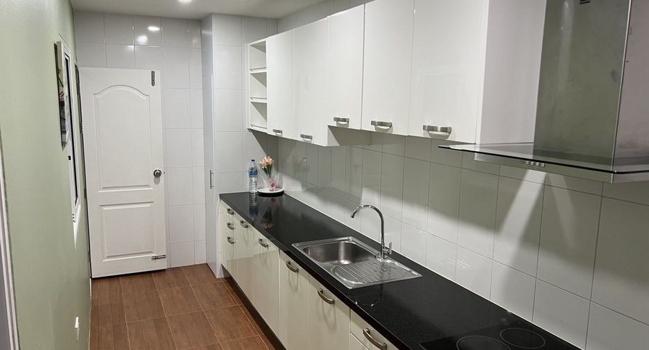 For sale 4 bedrooms house in Thalang, Phuket