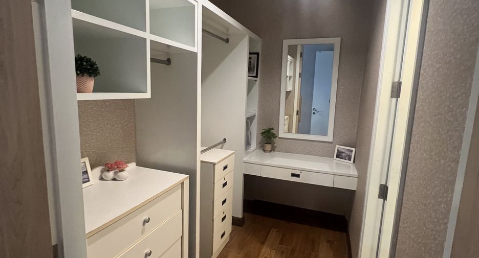 Condo en alquiler de 2 habitaciones en Bang Na, Bangkok