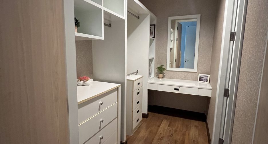 Condo en alquiler de 2 habitaciones en Bang Na, Bangkok