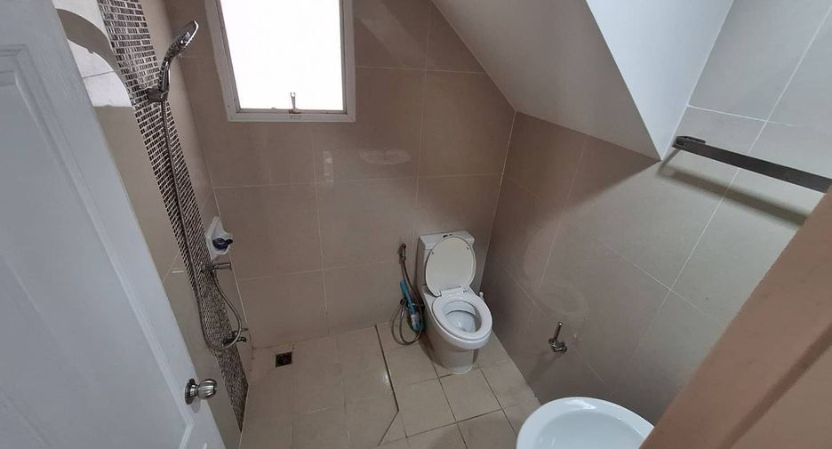 Reihenhaus zum Kauf und zur Miete mit 3 Zimmer in Min Buri, Bangkok
