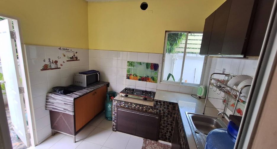 Reihenhaus zum Kauf und zur Miete mit 3 Zimmer in Min Buri, Bangkok