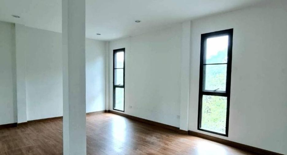 For rent 3 bedrooms house in Lat Phrao, Bangkok