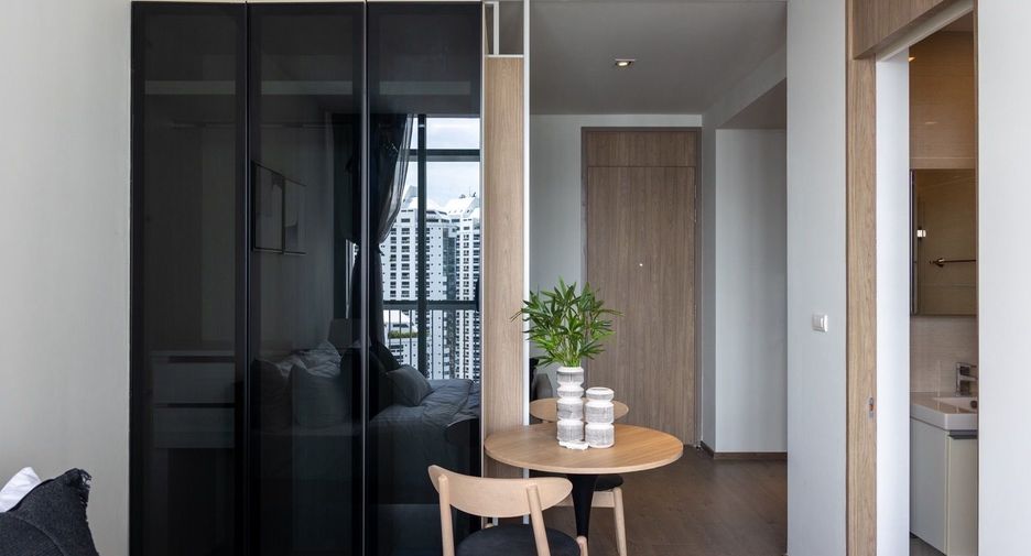 Wohnung zur Miete mit Studio in Khlong Toei, Bangkok