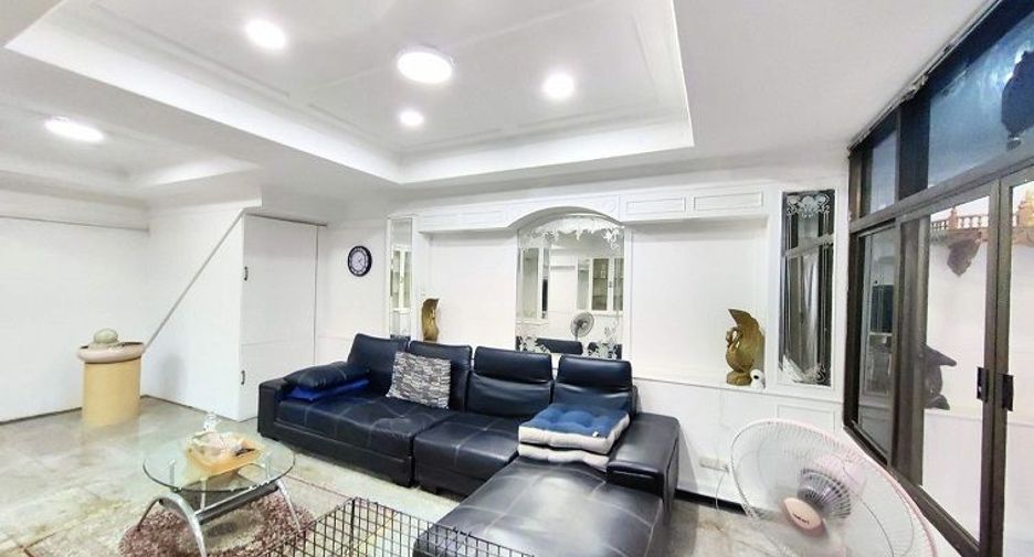 For rent スタジオ house in Khlong Toei, Bangkok