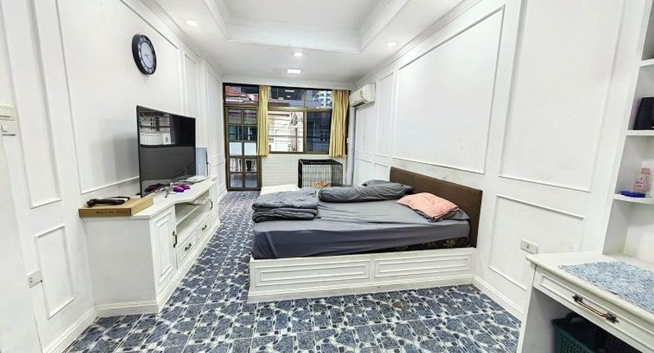 For rent スタジオ house in Khlong Toei, Bangkok