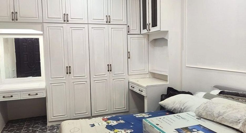 For rent スタジオ house in Khlong Toei, Bangkok