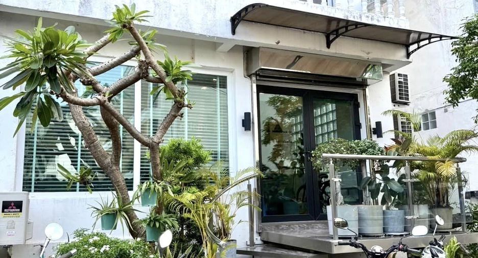 For sale 2 bedrooms condo in Bang Kapi, Bangkok