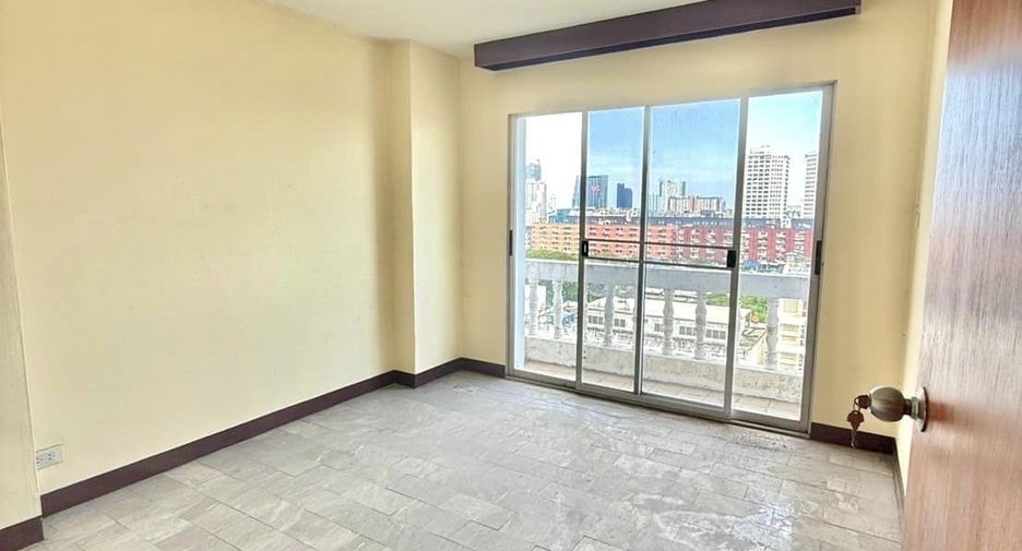 For sale 2 bedrooms condo in Bang Kapi, Bangkok