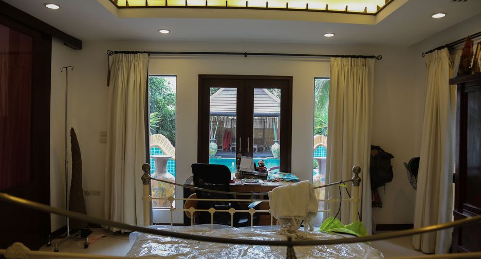 Haus zum Kauf mit 4 Zimmer in Bang Lamung, Chonburi