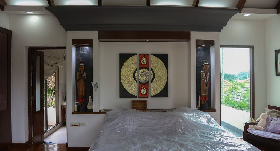 Haus zum Kauf mit 4 Zimmer in Bang Lamung, Chonburi