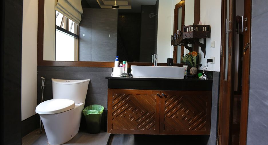 Haus zum Kauf mit 4 Zimmer in Bang Lamung, Chonburi