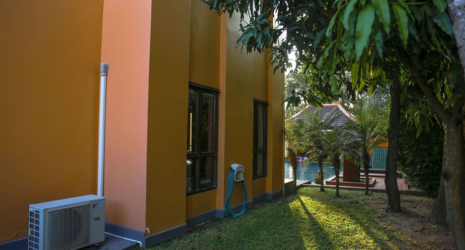 Haus zum Kauf mit 4 Zimmer in Bang Lamung, Chonburi