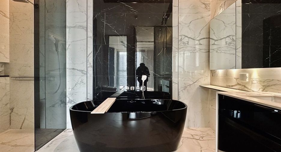 For rent 2 ベッドルーム condo in Watthana, Bangkok