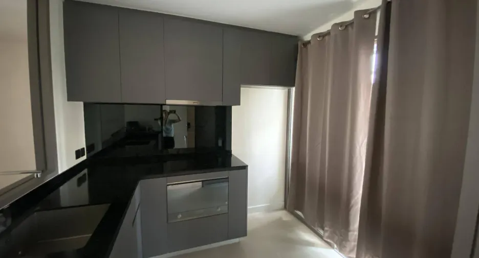 For rent 2 bedrooms condo in Bang Rak, Bangkok
