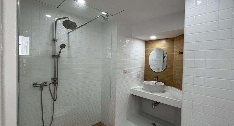 For rent 1 bed condo in Bang Na, Bangkok