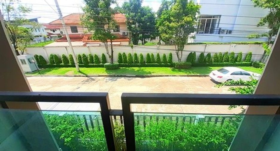For sale 4 bedrooms house in Khan Na Yao, Bangkok