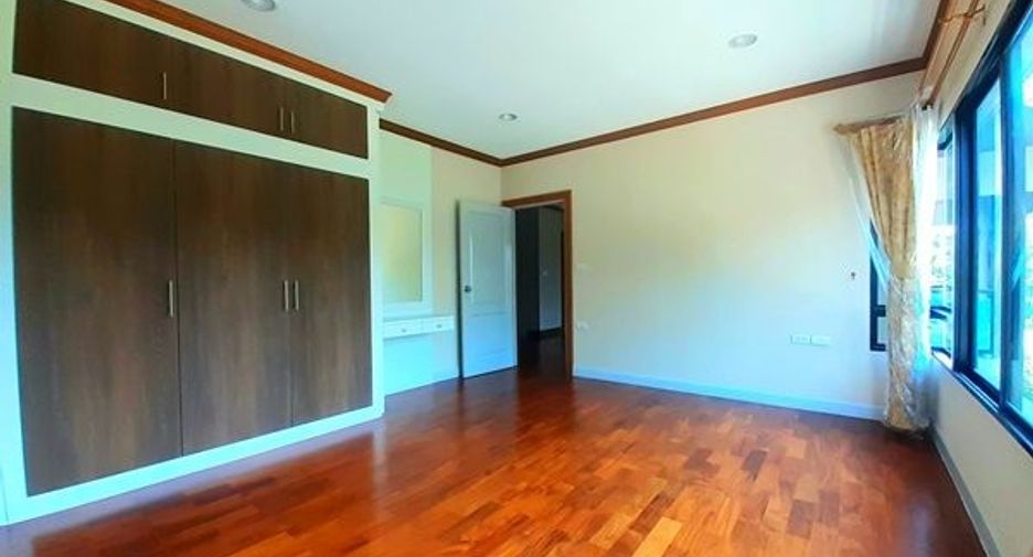 For sale 4 bedrooms house in Khan Na Yao, Bangkok