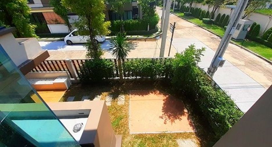 For sale 4 bedrooms house in Khan Na Yao, Bangkok