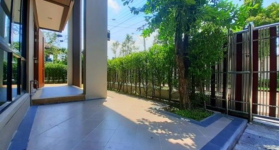For sale 4 bedrooms house in Khan Na Yao, Bangkok