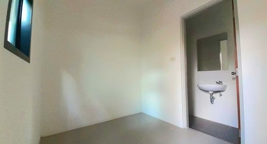 For sale 4 bedrooms house in Khan Na Yao, Bangkok