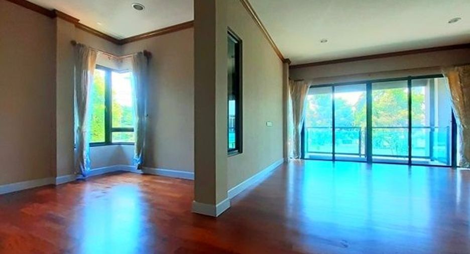 For sale 4 bedrooms house in Khan Na Yao, Bangkok