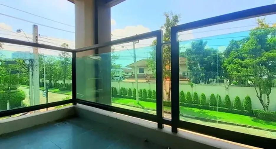 À vendre 4 chambres maison à Khan Na Yao, Bangkok