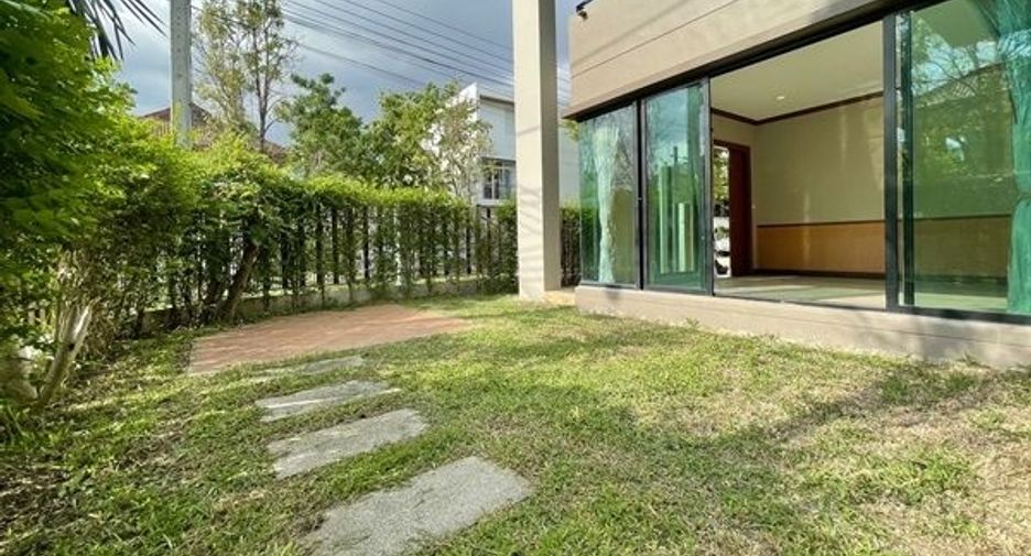 For sale 4 bedrooms house in Khan Na Yao, Bangkok
