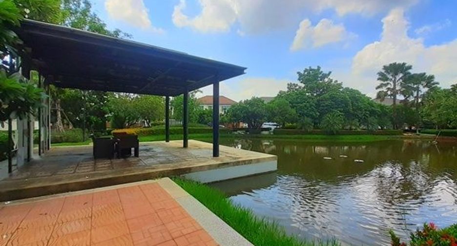 For sale 4 bedrooms house in Khan Na Yao, Bangkok