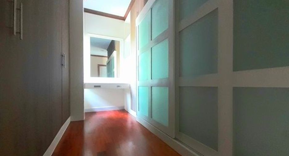 For sale 4 bedrooms house in Khan Na Yao, Bangkok