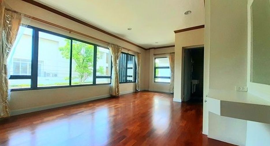 For sale 4 bedrooms house in Khan Na Yao, Bangkok