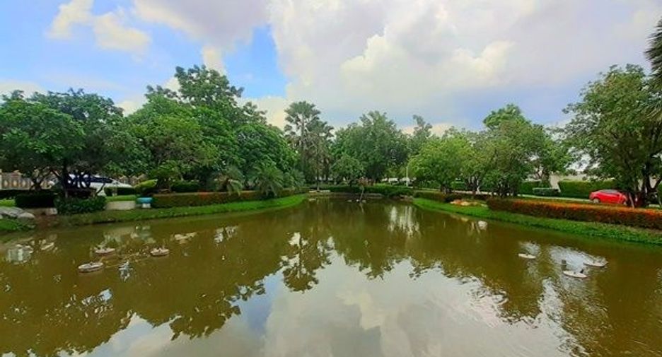 For sale 4 bedrooms house in Khan Na Yao, Bangkok