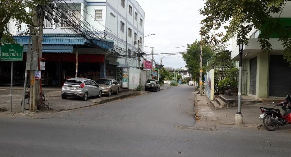 出售 4 卧室 独立屋 在 Don Mueang, 曼谷