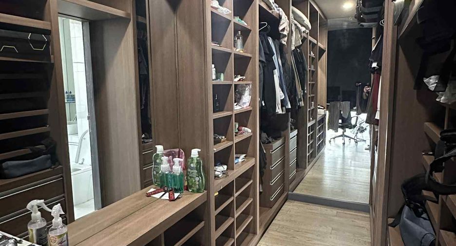 Wohnung zum Kauf mit 2 Zimmer in Wang Thonglang, Bangkok