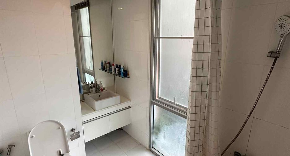 Wohnung zum Kauf mit 2 Zimmer in Wang Thonglang, Bangkok