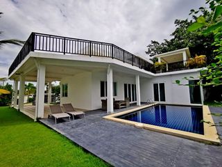 Casa en venta y en alquiler de 3 habitaciones en Bang Saray, Pattaya
