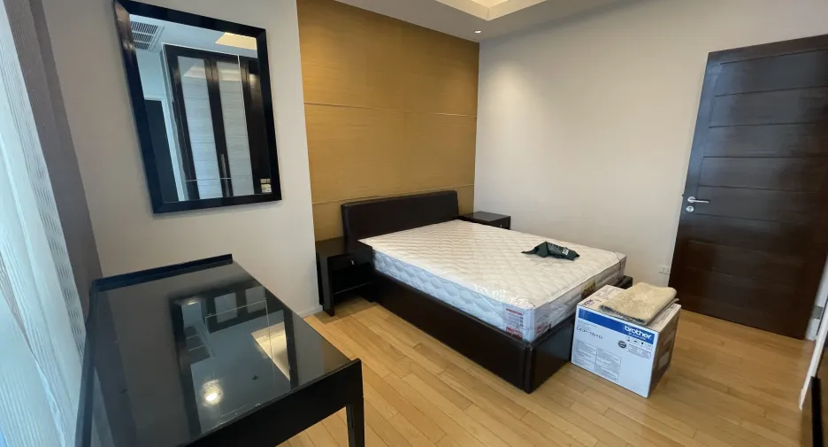For rent 3 bedrooms apartment in Watthana, Bangkok