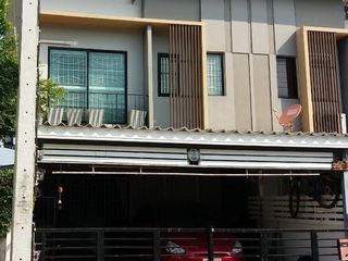 For sale 3 ベッドルーム townhouse in Khan Na Yao, Bangkok