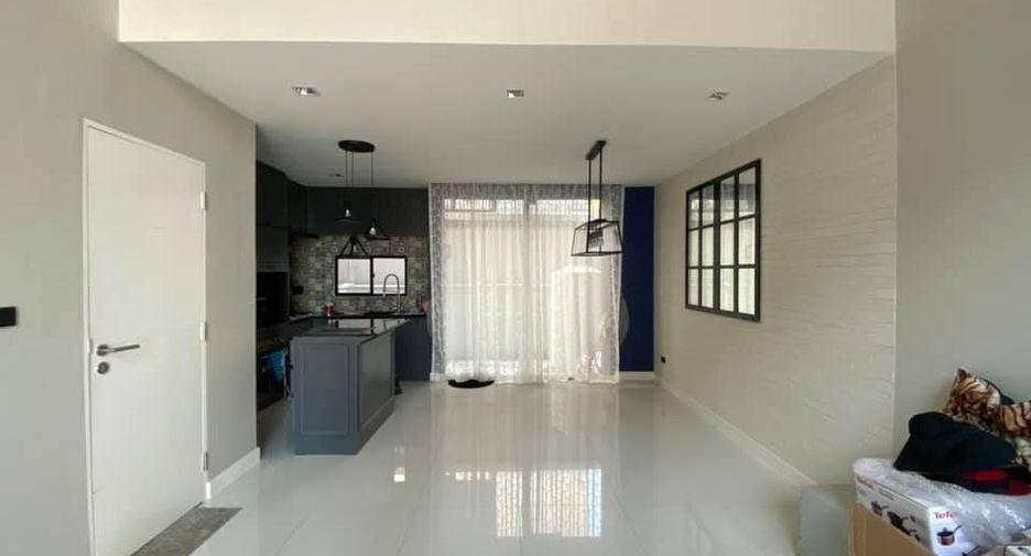 Casa en venta de 3 habitaciones en Bang Khen, Bangkok
