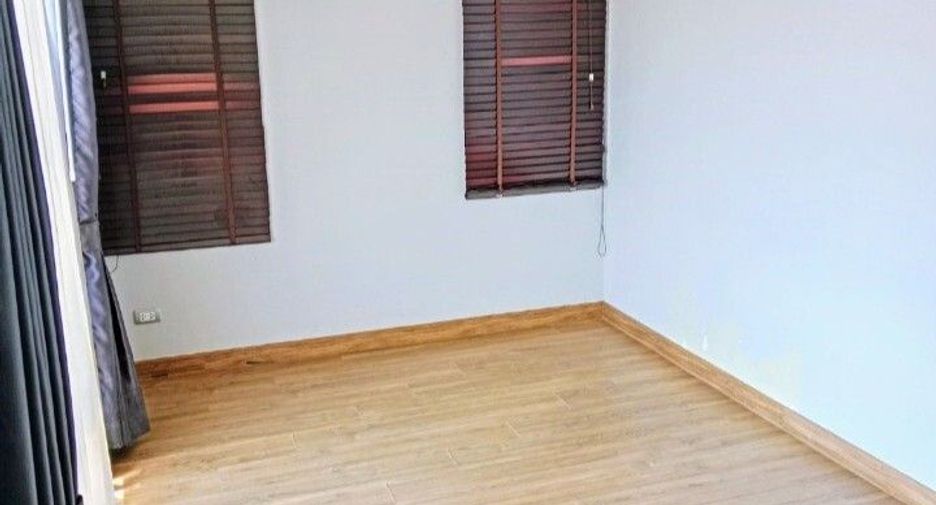 For rent 4 bedrooms house in Sai Mai, Bangkok